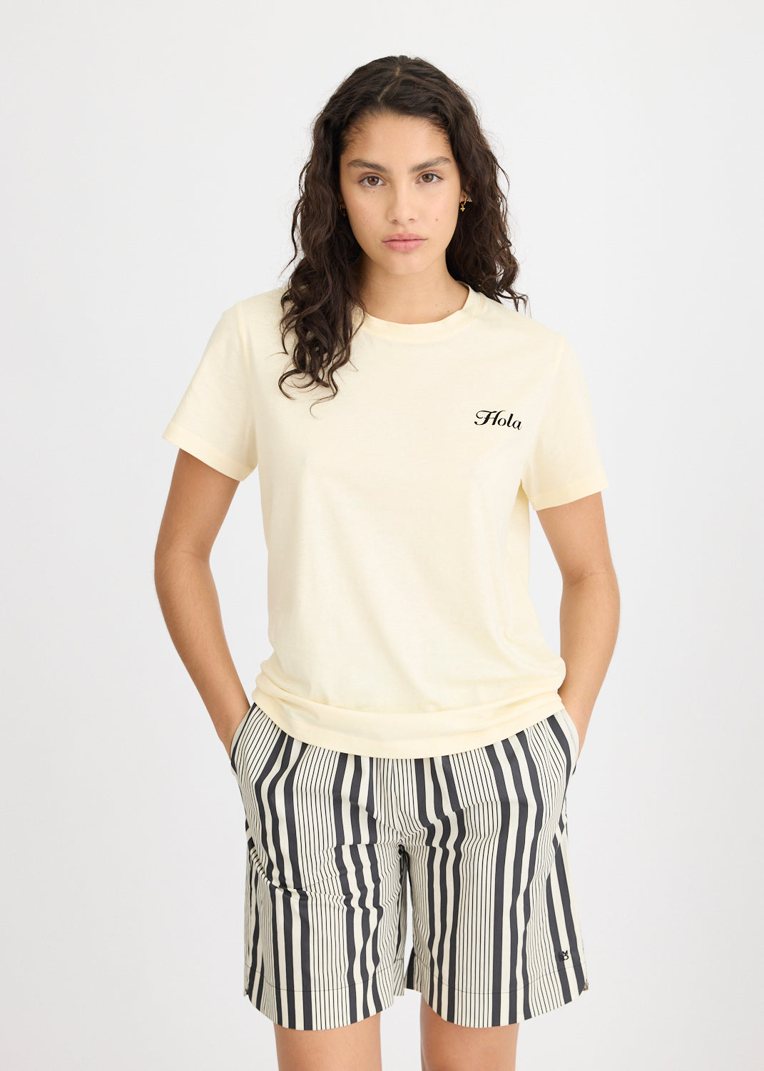 Hola Tee - Birch + Black Hola (Flocking)