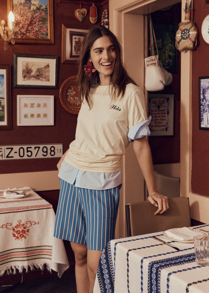 Hola Tee - Birch + Black Hola (Flocking)