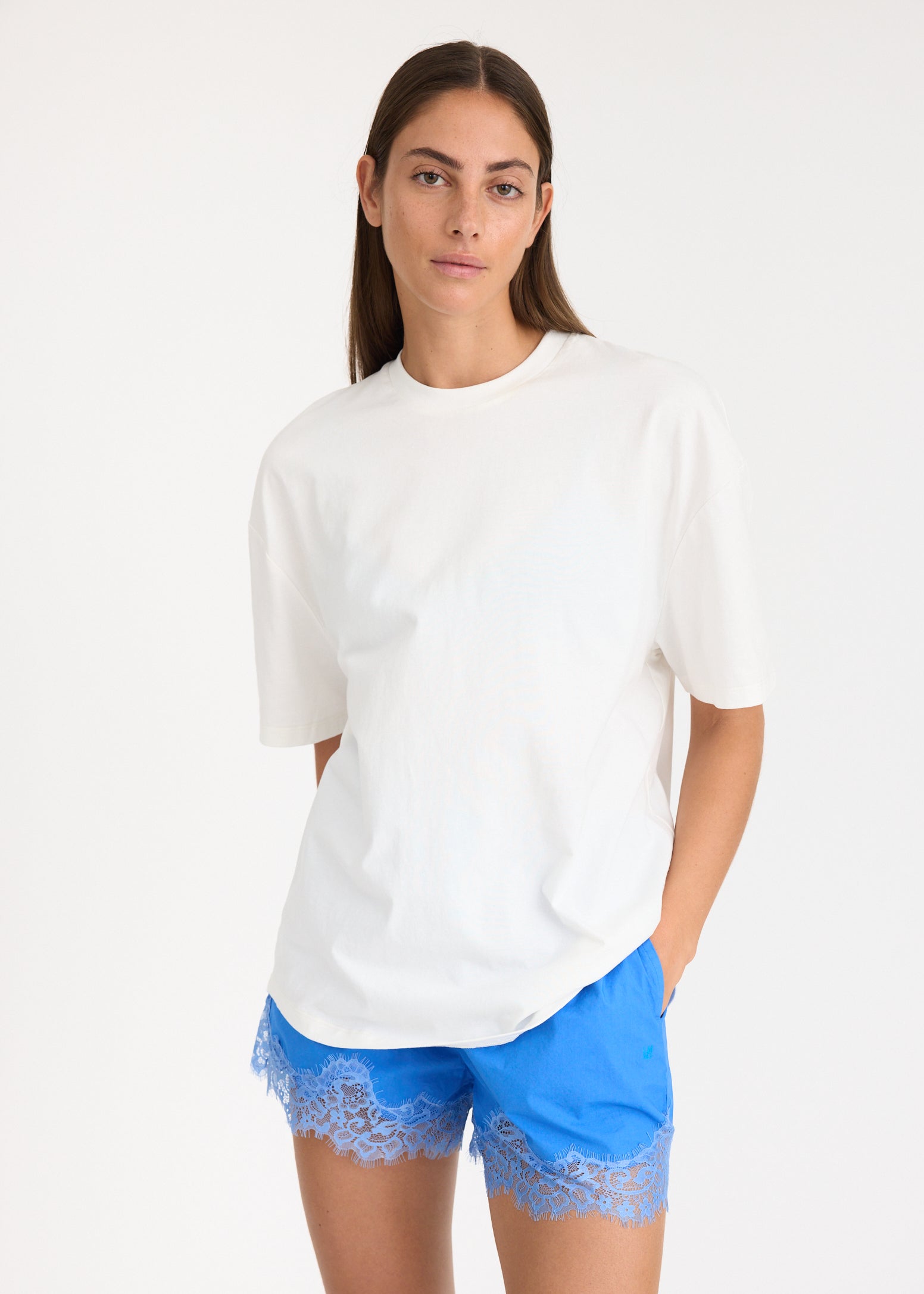 LMND Oversize Tee with curved hem + Embroidery